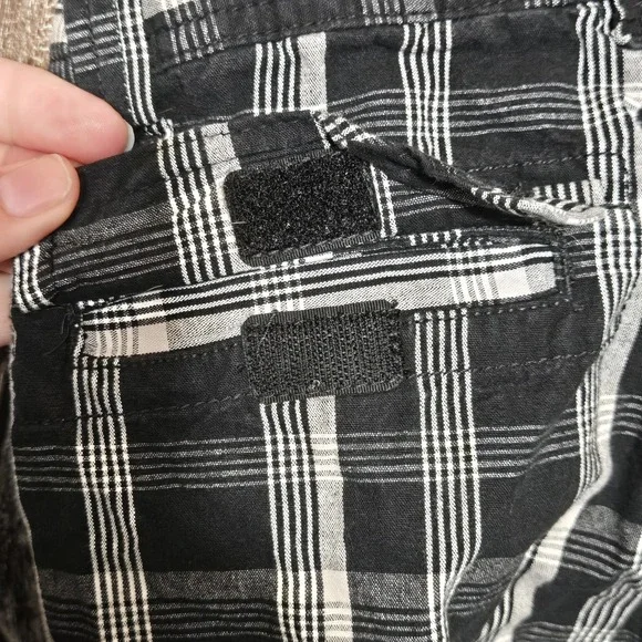 Baileys Pt. Plaid Cargo Shorts Boys Size 10 Black - Picture 6 of 10